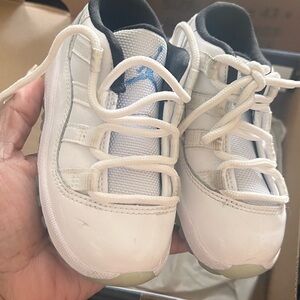 Jordan retro low white with Box used  but good condition